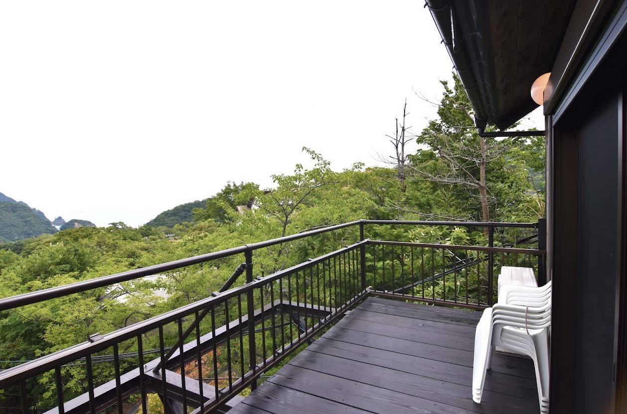 ベランダからの眺め（山）